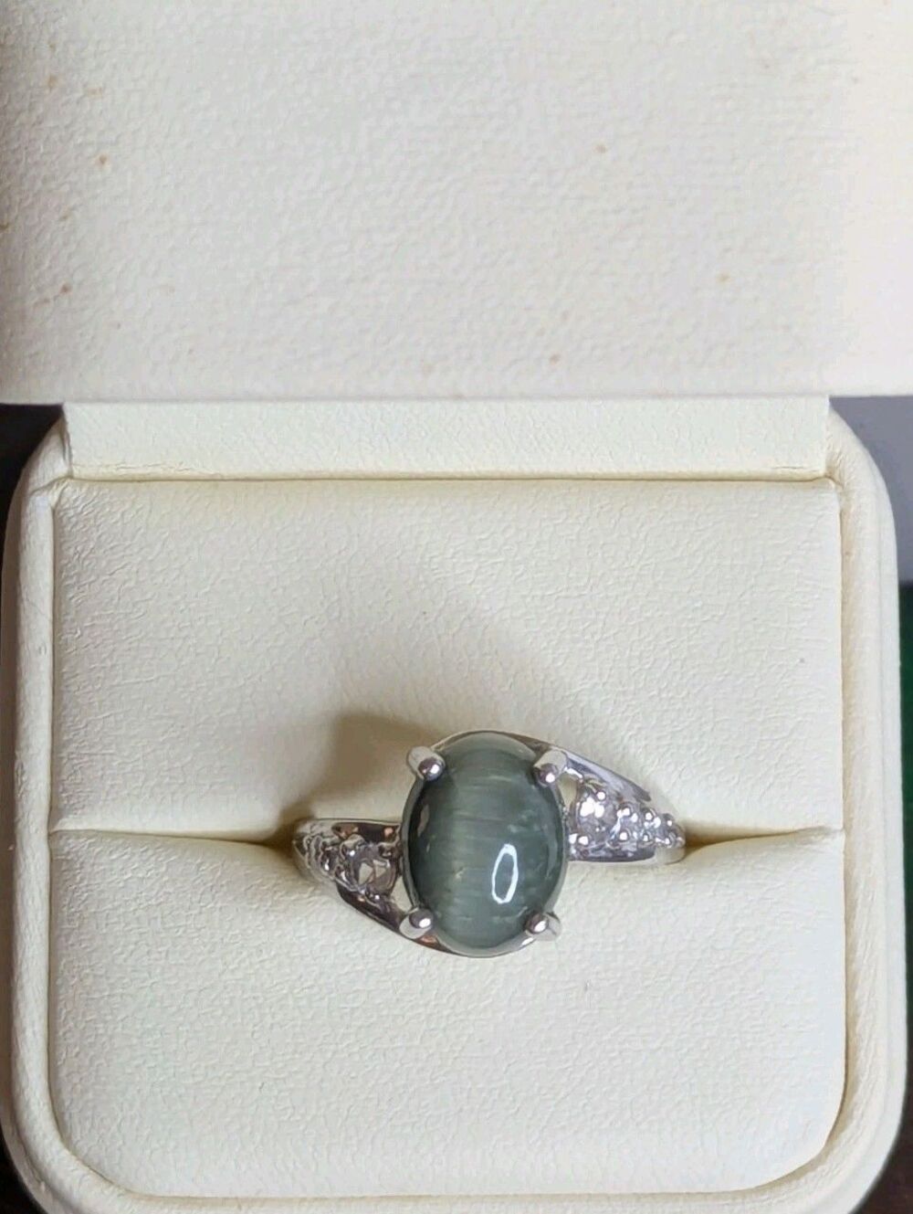 Sterling Silver Green Cats Eye Quartz Ring - Size 11
